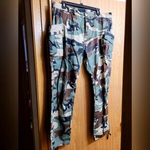 J. D. Deep Camo Cargo Pants - Size 36